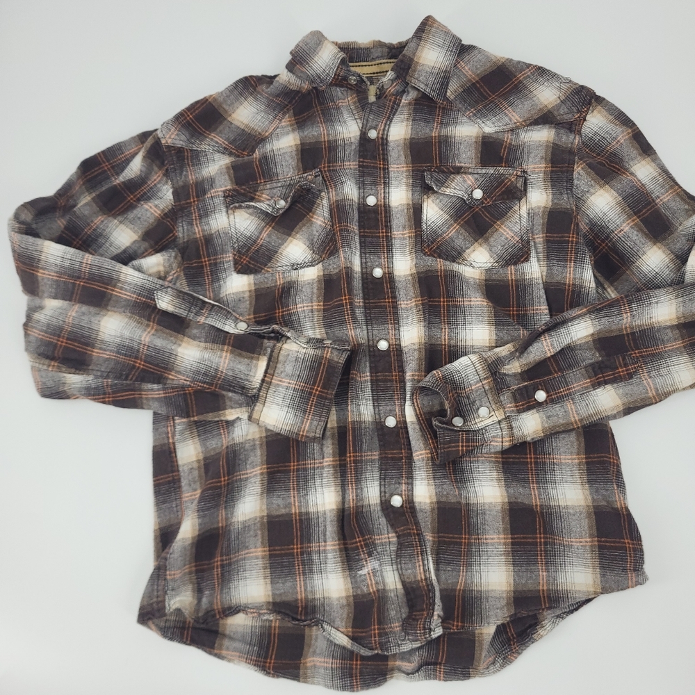 Ditch Plains Plaid Flannel shirt with Pearl like Buttons